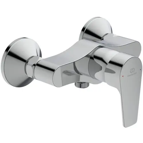 Brausearmatur in Chromausführung von Ideal Standard, mit seitlichem Hebel zur Regulierung des Wasserdurchflusses und zwei Wandanschlüssen.